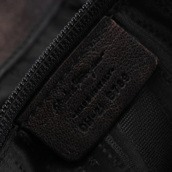 Salvatore Ferragamo Vara Bow Pleated Soft Tote in Leather - Picture 6 of 9